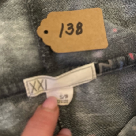 🩵4 items for $30 - Forever XXI boho hoodie Front pockets Super cute & cozy - Picture 6 of 7